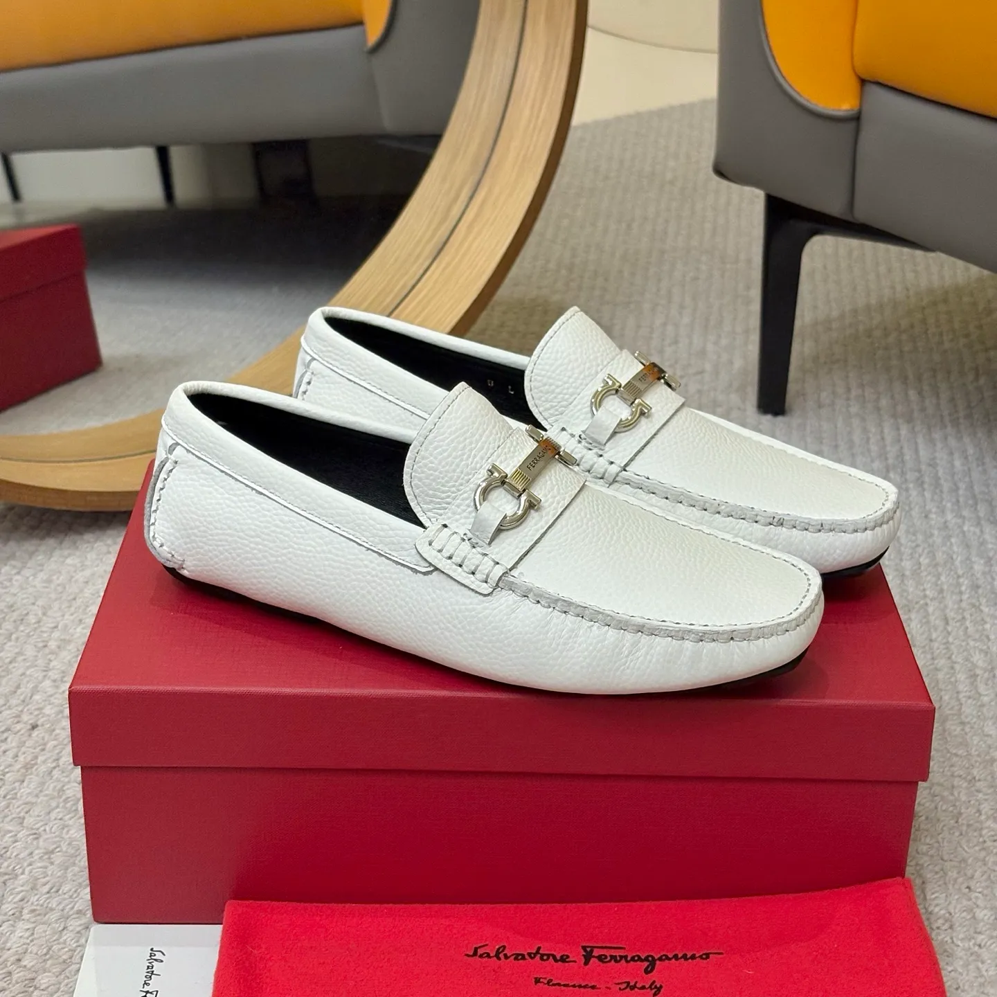 Men's men's shoes 💰420 (Yangli) Ferragamo 〰Ferragamo 2⃣️0⃣️2⃣️5️⃣ New series 👊🏻 Upper 🇮🇹 Italian imported calfskin, original outsole molding. Water-dyed sheepskin lining. The identity of every successful man is set off, and the upper and lower shoes are elegant and stable🚶🏻🚶🏻The high-end custom counter original replica is an eternal classic🔍️Number of codes: 38-46 with counter packaging